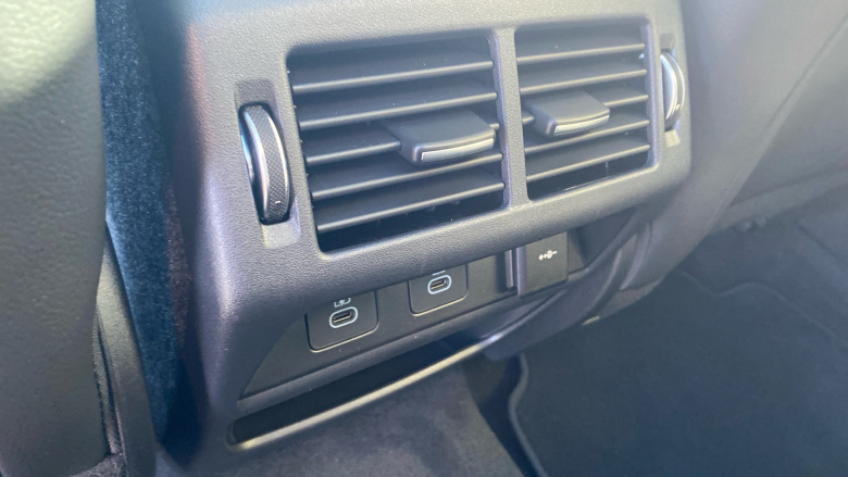 Land Rover Discovery Sport 2.0 D200 Dynamic SE 5dr Auto [5 Seat] Diesel Station Wagon